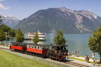 Ausflugsziel Achensee - seit Jahrhunderten mit Schiff und Bahn erfahrbar